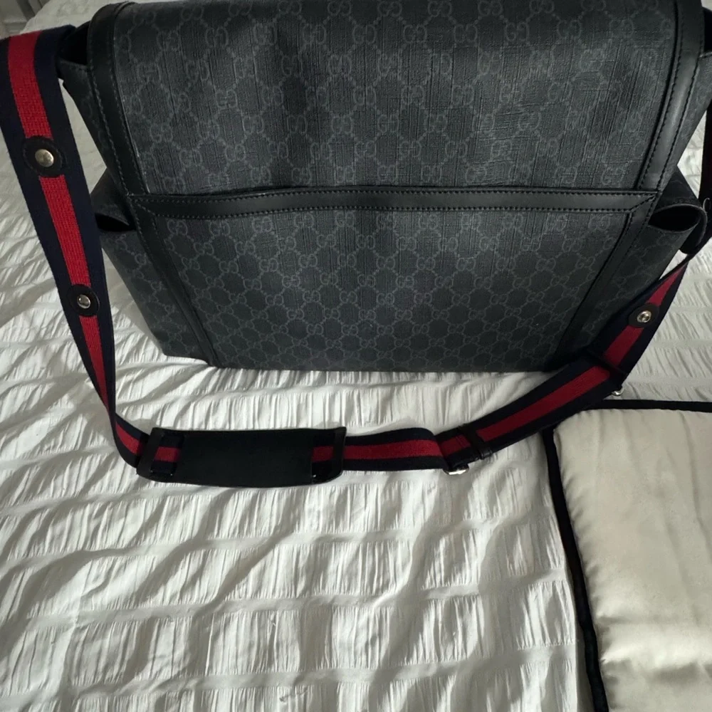 Gucci GG Supreme Messenger Bag